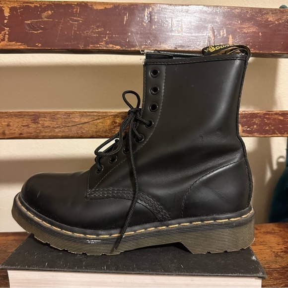 Dr. Martens 1460 Black Smooth Leather Lace Up Boots 8 Hole Classic Military Docs - Picture 4 of 14